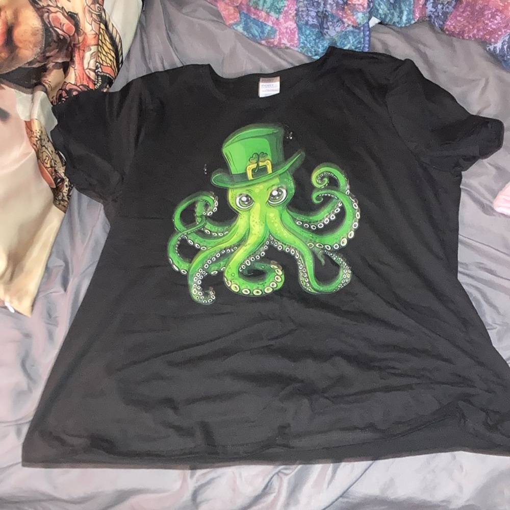 Black Relaxed Graphic Tee with Green Octopus
